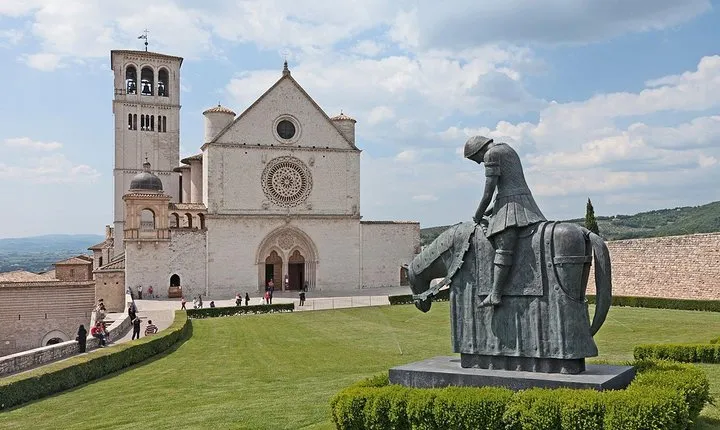 Assisi Fullday from Rome with Papal Blessing on Parchment and Lunch Included