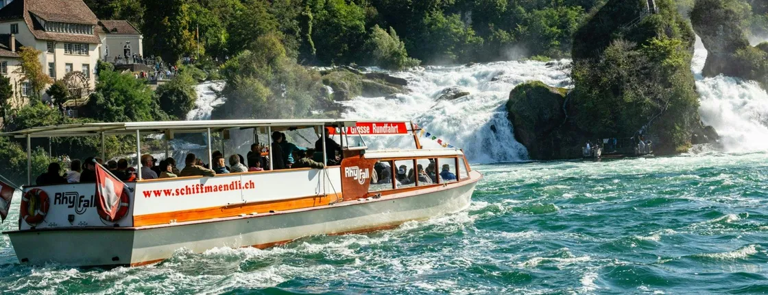 Circular river cruise from the Rhine Falls to Rheinau