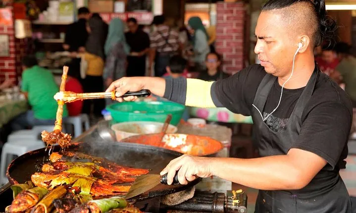 Sambal Grilled Street Food City Tour with Professional Tour Guide