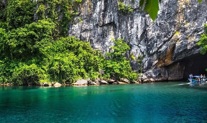DELUXE SMALL Group : PHONG NHA CAVE And PARADISE CAVE Full Day Guided Tour