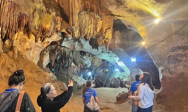 Chiang Mai Day Tour: Chiang Dao Cave and Hill Tribes