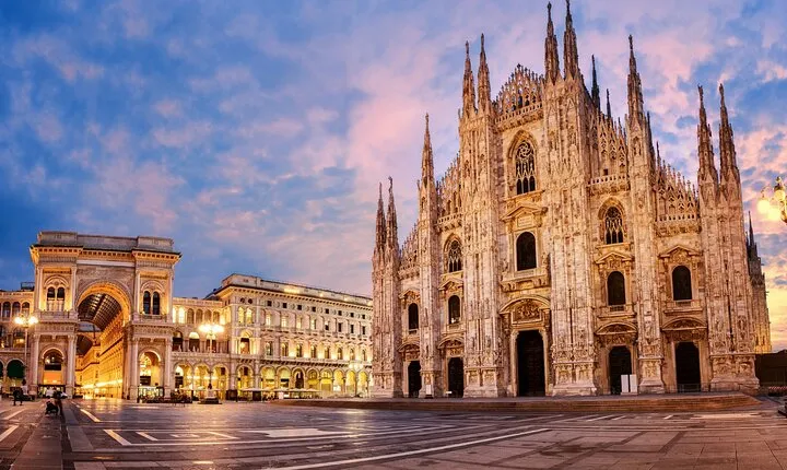 Milan Scavenger Hunt and Highlights Self-Guided Tour
