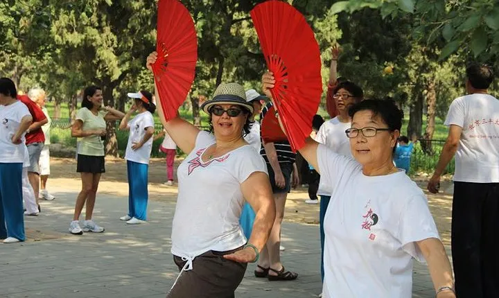Temple of Heaven and Tai Chi Tour