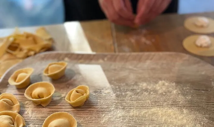 Pasta: Fettuccine, Ravioli and Tiramisù Cooking Class in Milan