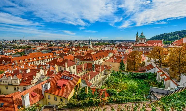 A weekend in Prague: Private transfers and tours with official tour guide