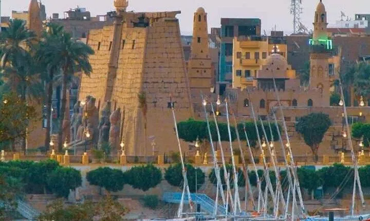 Aswan & Luxor 4 Days 3 Nights With Tours & Hotels & Hot Air Balloon From Aswan