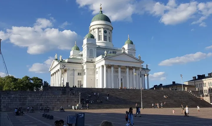 Tour from Helsinki Airport to Helsinki city center