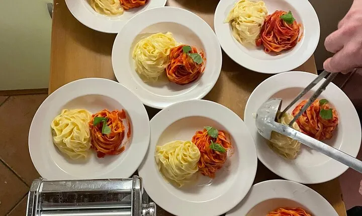 Milan: Pasta, Tiramisu, Cooking Class! Learning Premium Products!