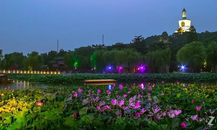 Private Tour to Jingshan Park, Beihai Park, Prince Kung's mansion & Lama Temple