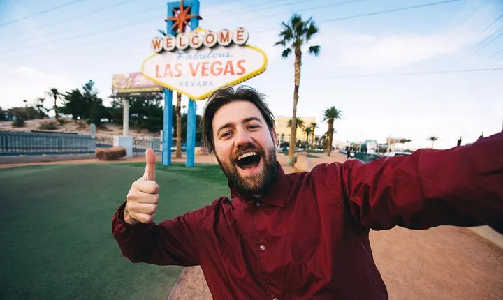 Vegas Vibrance Private Tour: Neon Nights and City Sights