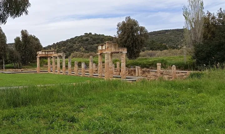 Walk with the Gods: Artemis and Poseidon Private Tour