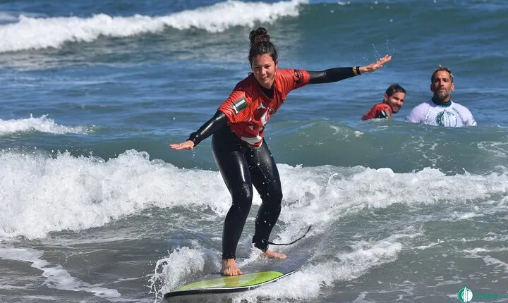 Surf class in Famara 9:15-12:00 or 11:45-14:30 (2h class)