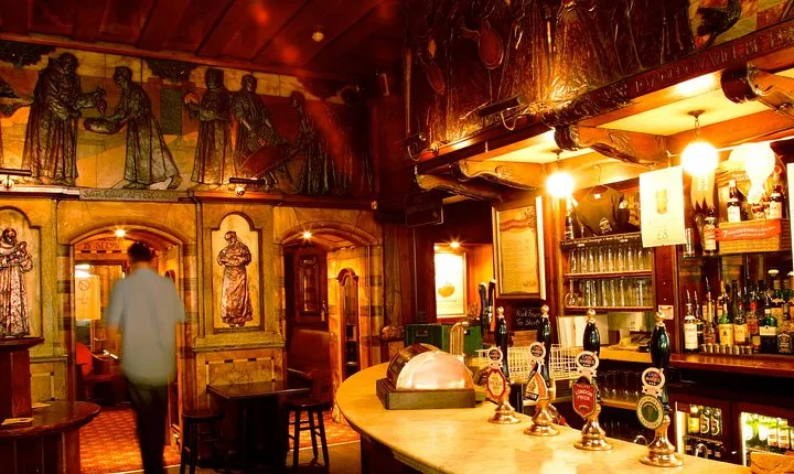 Private Tour of London's Historic Pubs