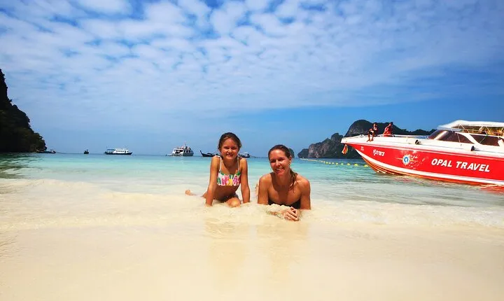 Snorkel Tour to Phi Phi Islands by Speed Boat from Koh Lanta