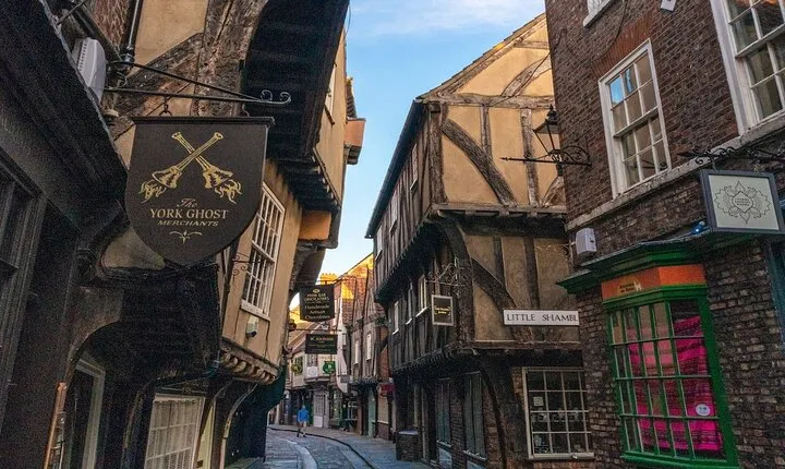 On the Beat: Murders, Crime & Mystery Private York Walking Tour