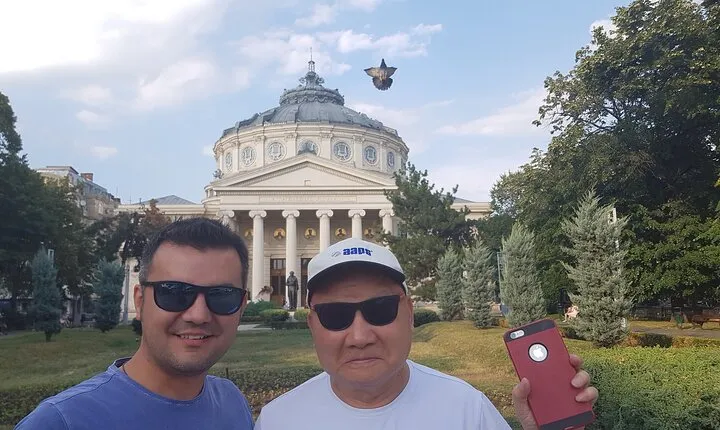 Private 2 Hour Driving Around Bucharest with a Private Guide/Driver