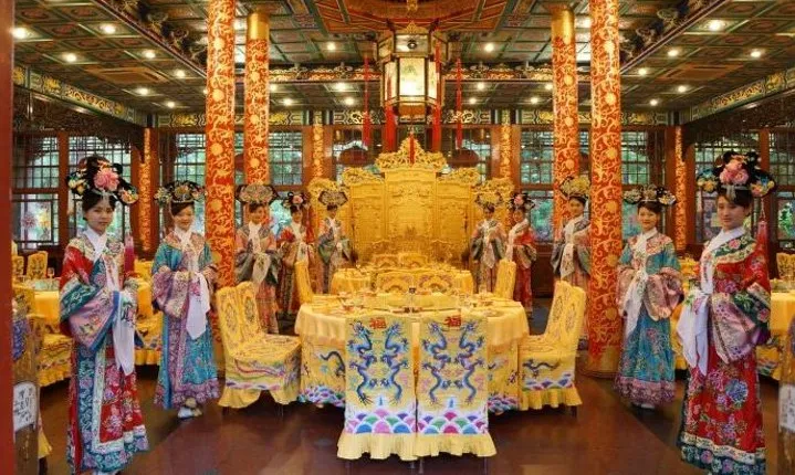 Beijing Imperial Dining Experience at Bai Jia Da Yuan Restaurant with Houhai Lake Bar Tour