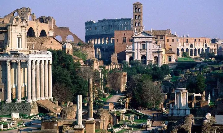Colosseum with the arena, Roman Forum and Palatine Hill tour