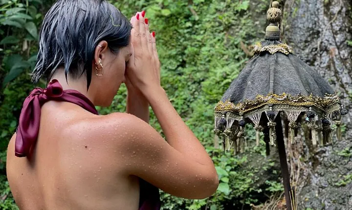 Ubud: Purification at the temple, waterfalls, Tegallalang rice fields