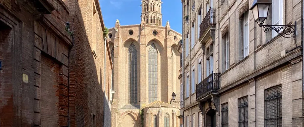 Old Town Toulouse exploration game and tour