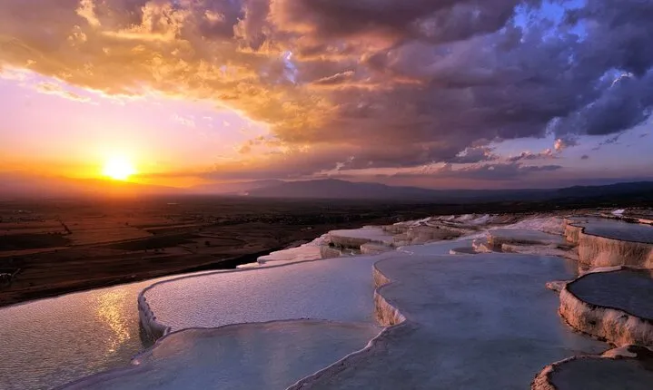 Full Day Tour to Pamukkale and Hierapolis from Kusadasi