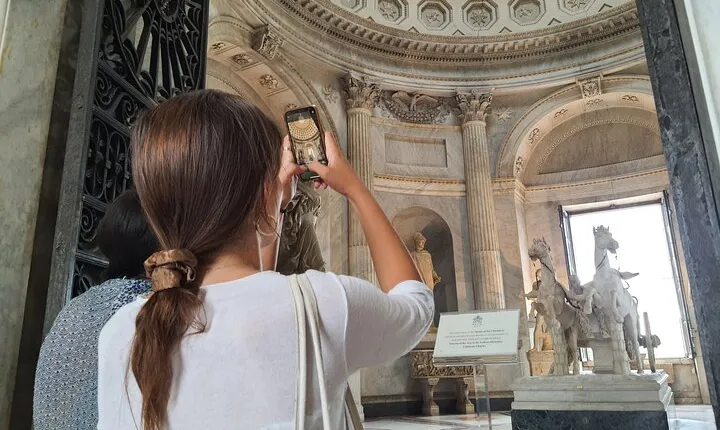 Maria's Private Skip the Line Vatican and Sistine Chapel Tour 