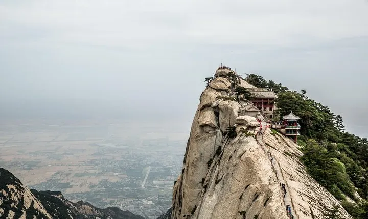 All Inclusive Xian Adventurous Day Trip of Huashan Mountain