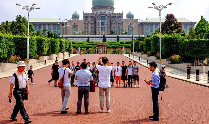 Private Tour: 2 in 1 Kuala Lumpur & Putrajaya in one Day