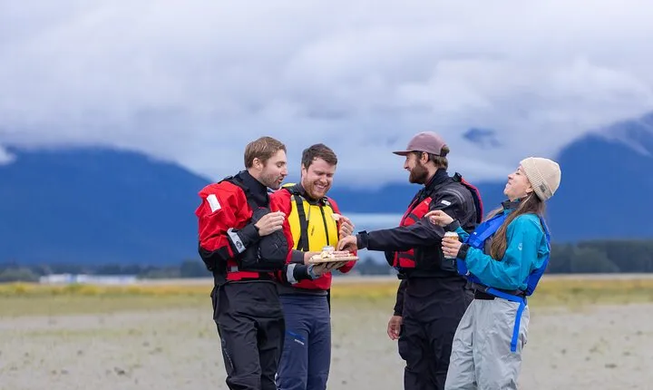 Private Group Kayaking Tour with Mendenhall Glacier Views