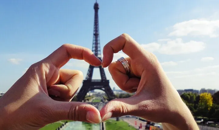 The romantic side of Paris (Fall in love again) - Private tour with a local