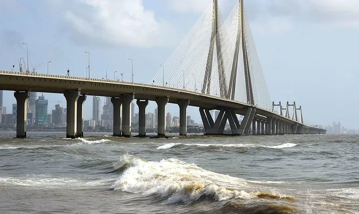 An Evening at Shree Siddhivinayak and the Bandra-Worli Sea Link