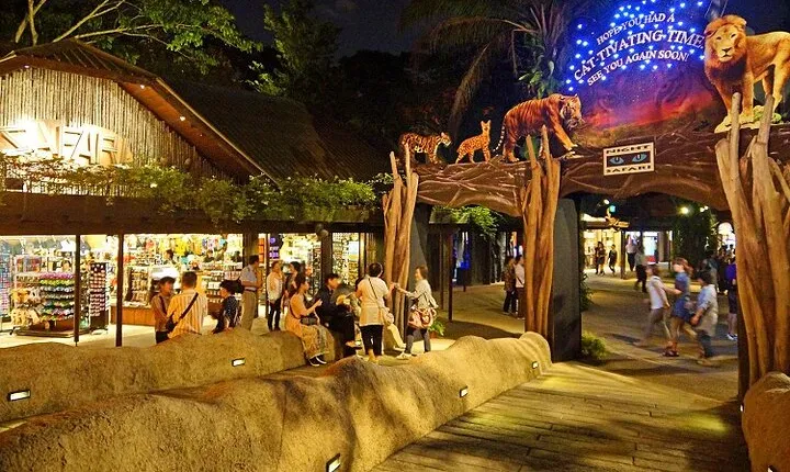 Singapore Night Safari Admission Voucher and Tram Ride Experience