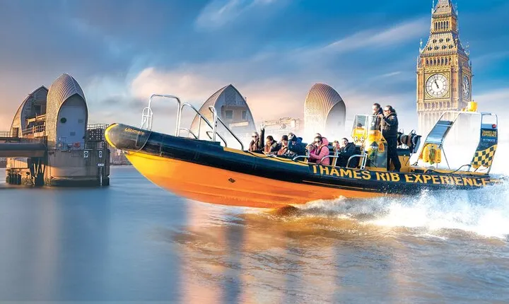 Speedboat Cruise Tour: Embankment or Westminster Pier -70 minutes