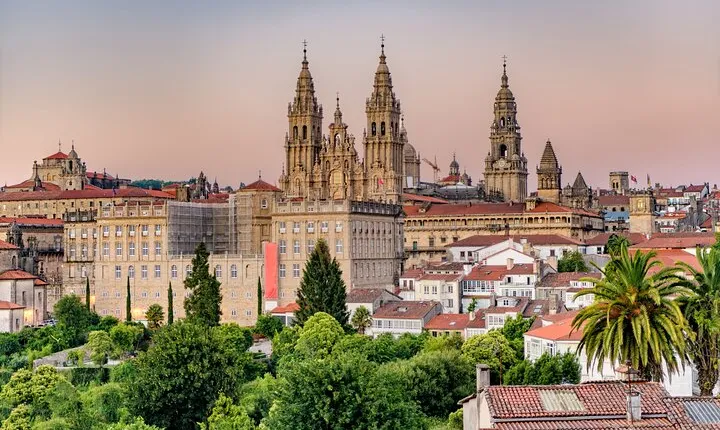 Santiago de Compostela Historic Walking Tour in Small Group