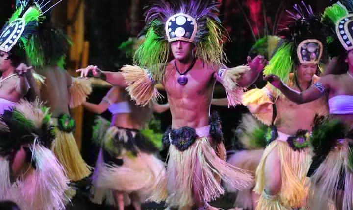 Luau Kalamaku on Kauai with Manor House 4-Course Dinner & Show