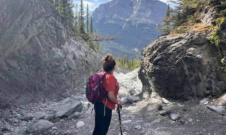 3 Hour Guided Hike and Historical in Grotto Canyon