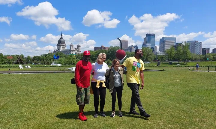 Minneapolis Walking Art Tour - Heart of Downtown