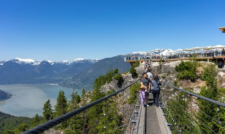 Whistler Tour with Shannon Falls and Sea to Sky Gondola