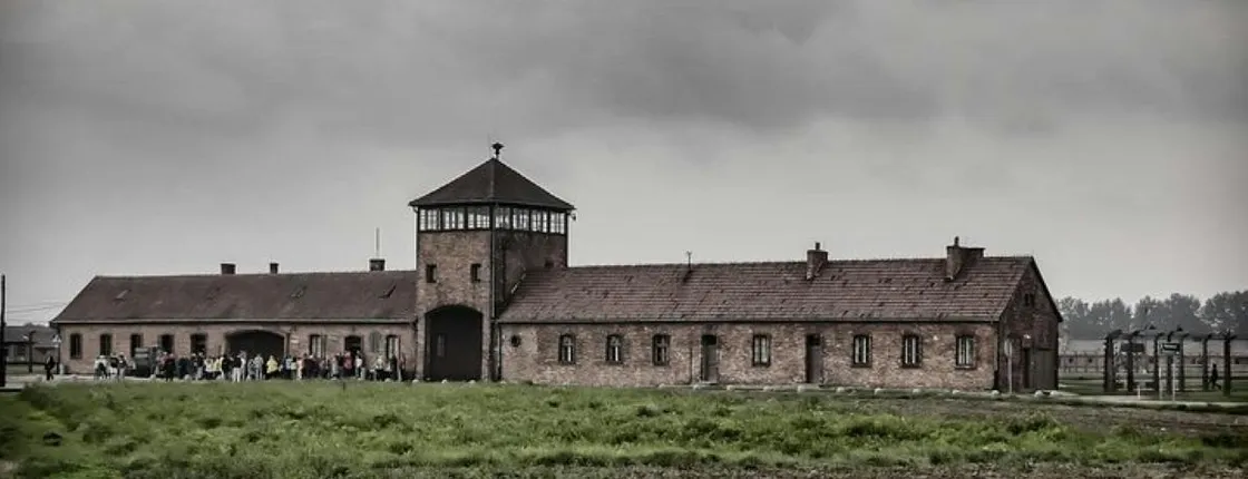 Auschwitz-Birkenau guided tour with pick-up from Krakow