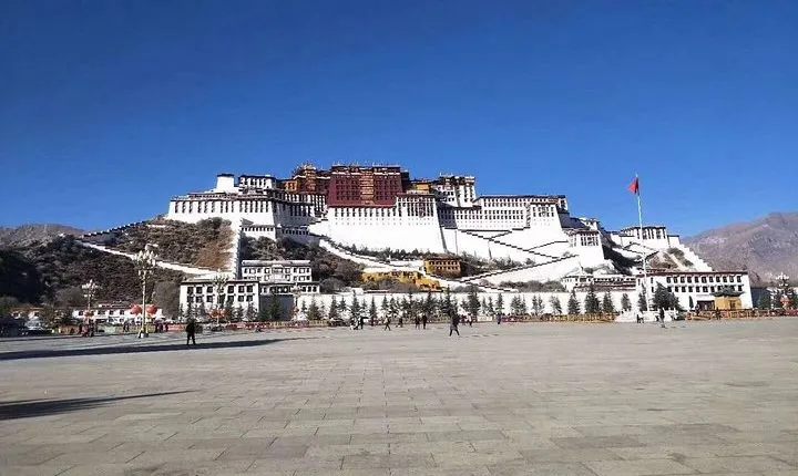 10-Day Private Tour from Chengdu to Tibet and Mount Everest Base Camp