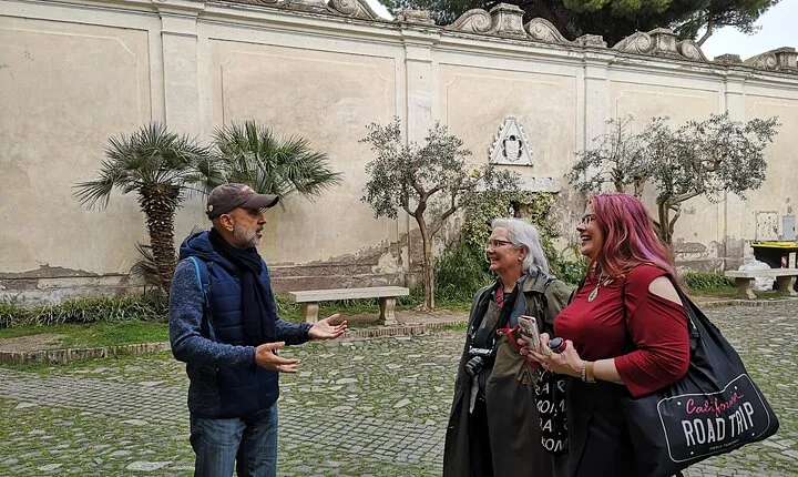 Monks and Knights walking tour on Aventino with Gelato