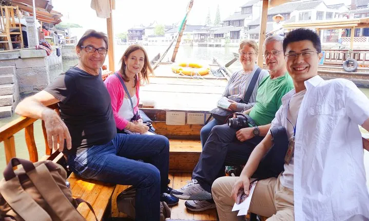 Shanghai Private Tour: Zhujiajiao Water Town and Boat Ride