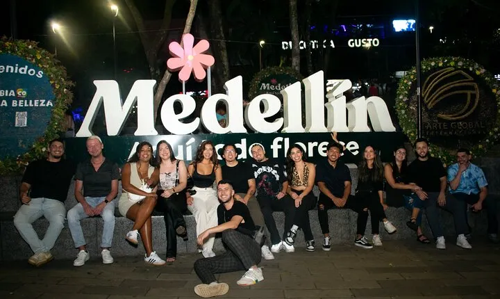 Nightlife Medellin, Rooftops, bars and Clubs - drinks included