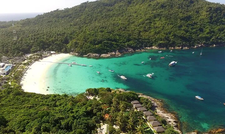 Banana Beach Day Trip – Your Everyday Escape