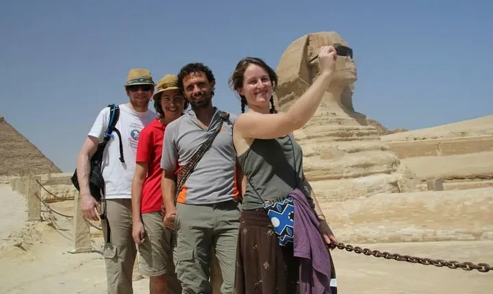 Unbeatable tour (Giza Pyramids,Sphinx,Sakkara,Memphis)