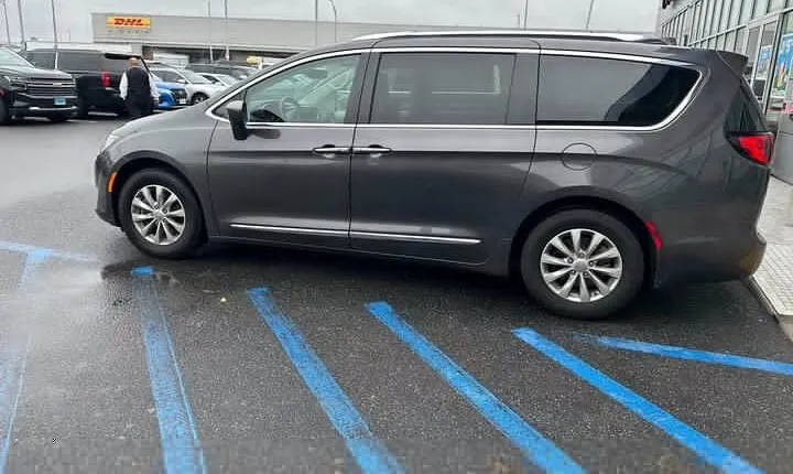 London Stansted Airport (STN) to London - Round-Trip Private Transfer