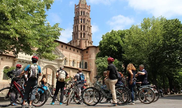The essential of Toulouse by bike