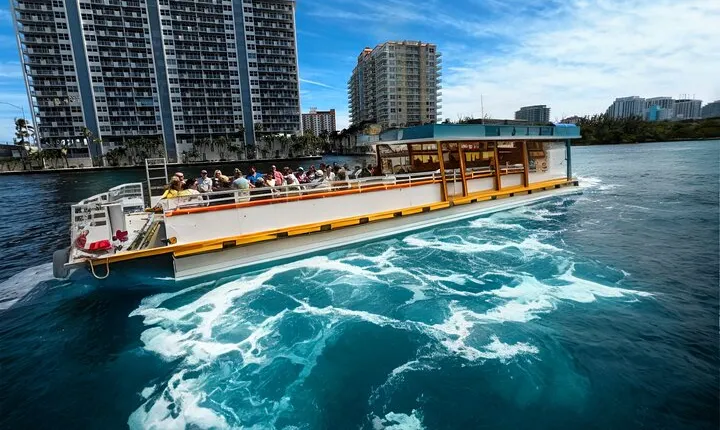 Venice of America Tour | Millionaire's Row | Complimentary Drinks