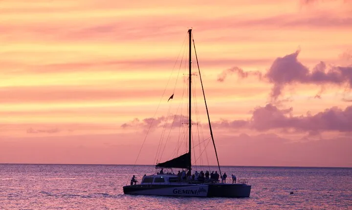 Coast of Ka'anapali Beach Sunset Dinner Sail