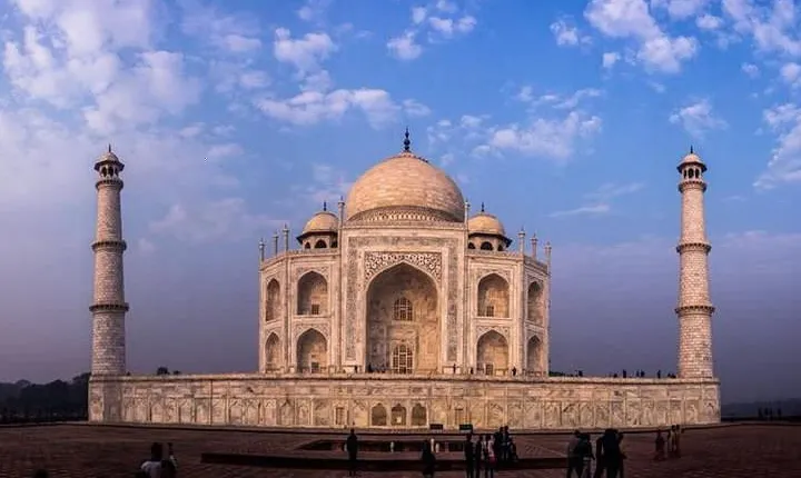 Same Day Sunrise trip to Taj mahal from Delhi